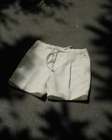 White linen drawstring shorts กางเกงขาสั้นผ้าลินินผูกหน้า สีขาว