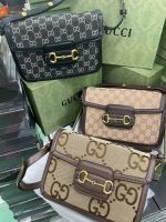 กระเป๋า Gucci 1995 Horsebit GG งานสวยๆ รุ่นฮิต งานตามหา ดาราเซเลปใช้กันเยอะมากก สินค้าถ่ายจากงานจริงมี 3 ลาย: ตามรูป  ?Size กว้าง 10 นิ้ว สูง 7 นิ้ว  ✅พร้อมกล่องแบรนด์ ✅ใบเสร็จ ✅ถุงผ้า