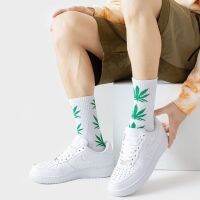 ? ถุงเท้า หวีผ้าฝ้าย แฟชั่นแนวสปอร์ต พร้อมส่ง cotton 100% long socks（ใหม่114）