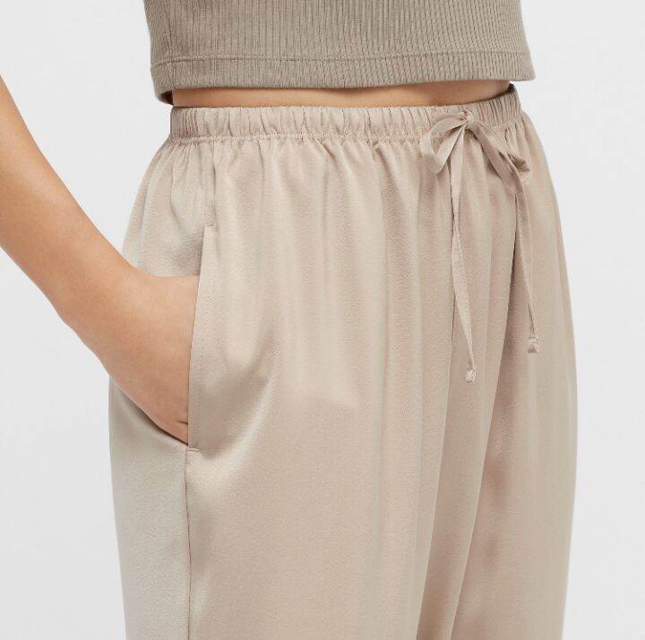 ขายดี-กางเกงuniqlo-แท้-women-satin-drape-jogger-pants-กางเกงผ้าซาติน-นุ่ม-เบา-ใส่สบาย-ยูนิโคล่แท้-กางเกงuniqlo-มีขาจั๊ม-สวย