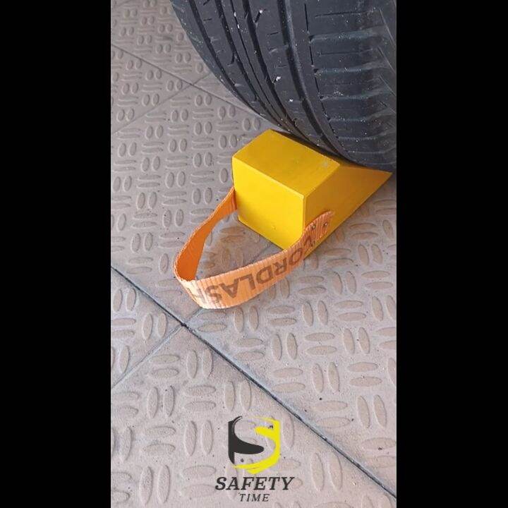 ไม้หนุนล้อ สีเหลือง ไซส์ เล็ก(S) 1 ชิ้น Chock BlockSํY1 ไม้หมอนรองล้อ