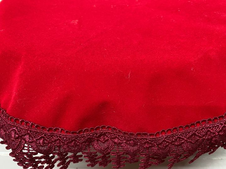ผ้ารองพาน-ผ้าแดงรองพาน-ผ้าแดงปูโต๊ะ-ผ้าแดงกำมะหยี่-ผ้าแดง-ผ้าแดงรองวัตถุมงคล-ผ้ารองสินสอด-ผ้ากำมะหยี่
