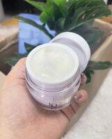 Moisture Cream လေး

ညမအိပ်ခင် လက်နှင့် တို့ ပြီး တန်ဖိုးရှိတဲ့ မျက်နှာလေးပေါ်တင်မယ်❄️

Aqua နဲ့ Vitamin C တို့မှထုတ်ထားပီး
Organic? မို့လို့ ယုံကြည့်ရပါတယ် .. 

?မျက်နှာ အသားရေကြည်လင်တင်းရင်းစေတယ်
?အစိုဓာတ် အပြည့်ဝရစေတယ်
✨အမဲစက် အမာရွတ် များကို သက်သာစေ