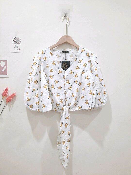 sale-พร้อมส่ง-เสื้อแขนพองๆ-ผูกหน้าลายดอกเล็ก-น่ารักมากก