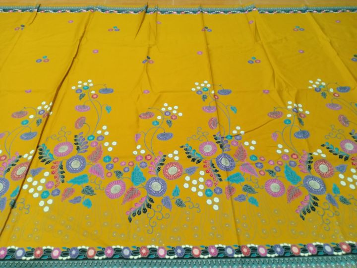ผ้าถุง-ผ้าปาเต๊ะ-ผ้าโสร่ง-ผ้าถุงตัดเดรส-ยาว-1-9-เมตร-สีเหลืองมัสตาร์ดลายดอกไม้