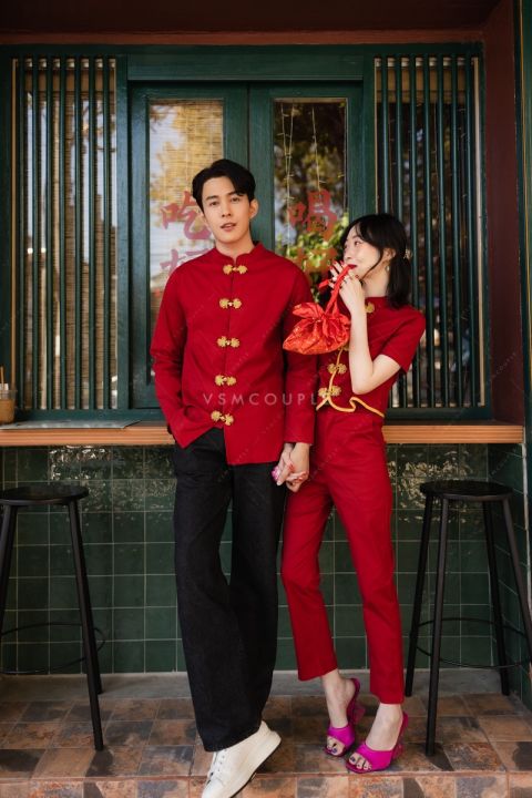 vsm-couple-4680-ชุดกี่เพ้า-ชุดคู่กี่เพ้า-ชุดตรุษจีน-ชุดคู่สีแดง-ชุดรับอังเปา-ชุดใส่ตรุษจีน-ชุดถ่ายพรีเวดดิ้ง