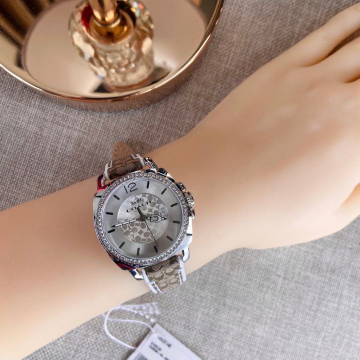 นาฬิกา-coach-ladies-boyfriend-signature-fabric-leather-watch-หน้าปัดสีเงิน-34-มม