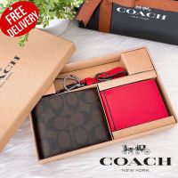 เซ็ตของขวัญ กระเป๋าสตางค์
COACH BOXED 3 IN 1 WALLET GIFT SET IN COLORBLOCK SIGNATURE CANVAS ออก Shop USA รับประกันของแท้ 100%