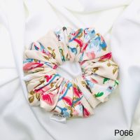 ยางรัดผม Scrunchy P066 M Size ลายดอกไม้ สีพีช