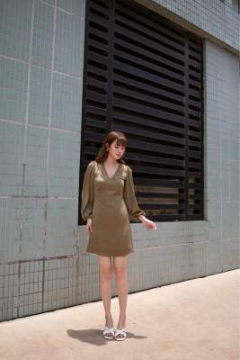 Leyla dress [ สี ivory xs s m เป็นพรีรอ 14-20 วันค่า สีอื่นเป็นสินค้าพร้อมส่งค่ะ ]