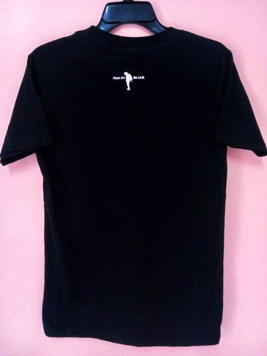 เสื้อยึด-cotton-100-man-in-black