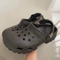 Crocs รองเท้ามือสองของแท้ sz. 42 (27 cm)