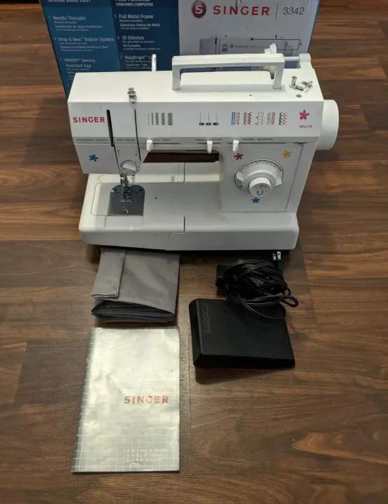 Singer Fashion Mate 3342 Sewing Machine Manual and Cover Tested and