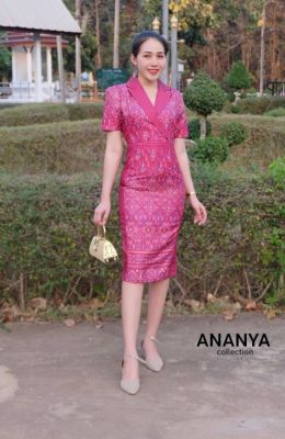 S เดรสลายไทย เดรสคอปกสีแดง Ananya