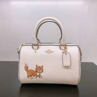 Coach Mini Rowan หมอนจิ๋วสีขาวลายหมา