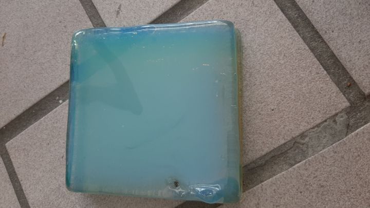 พลอย-ก้อน-กระจกมอร์แกไนต์-0-750-gram-กรัม-lab-made-glass-rough-ความยาวและ-ความกว้าง-4x4-inch-นิ้ว-ความหนา-1-00-inch-นิ-kg-blue-white-milk