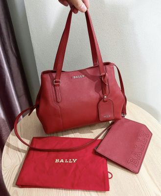BALLY 9.5/10 , 2 way shoulder - crossbody bag all leather แดงเบอกันดี
