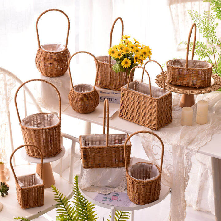 Giỏ Hoa Mây Tre Đan Bện Hoàn Toàn Thủ Công Giỏ Xách Tay Giỏ Trang Trí Cắm Hoa Nghệ Thuật Tết Thất Tịch Sáng Tạo Điền Viên | Lazada.vn Giỏ Hoa Mây Tre Đan Bện Hoàn Toàn Thủ Công Giỏ Xách Tay Giỏ Trang Trí Cắm Hoa Nghệ Thuật Tết Thất Tịch Sáng Tạo Điền Viên | Lazada.Vn