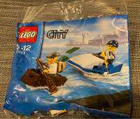 Lego 30227 police watercraft Lego polybag ผลิตปี 2014 ของสะสม ของแท้ 100%