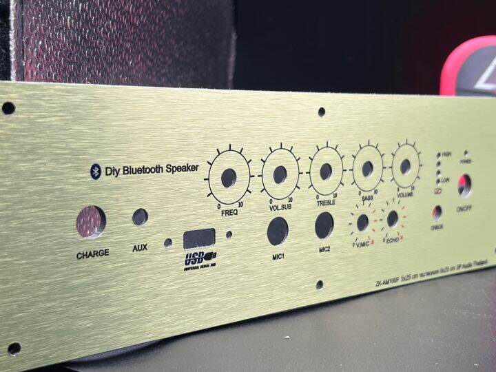 เพลท-รุ่น-zk-am100f-วัตแบตเม็ดไฟ-ช่องเพลท5-25ขนาดแผ่น29x9ซมเพลทคอมโพสิตสีทอง-สวิตช์เปิดปิด12มิล-แบบวอลุ่มตรง