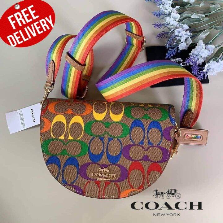 กระเป๋าสะพาย 𝐂𝐎𝐀𝐂𝐇 ELLEN CROSSBODY IN RAINBOW SIGNATURE CANVAS Lazada