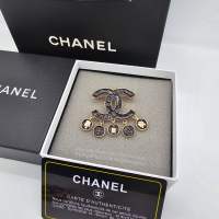 เข็มกลัดชาแนล อะไหล่ทอง ประดับตุ้งติ้ง ลงยาสีดำ chanel brooch ภาพถ่ายงานจริง พร้อมจัดส่ง