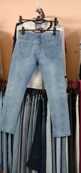 กางเกงยีนส์มือสอง-รอบเอวขนาด29-31ผ้ายืด-รายละเอียดเพิ่มเติมได้ที่สติ๊กเกอร์-ลงเพิ่มทุกวันคะ-มีหน้าร้าน
