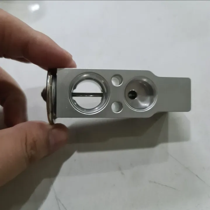 Toyota Fortuner Front Expansion Valve (Block Valve) Denso, 2370