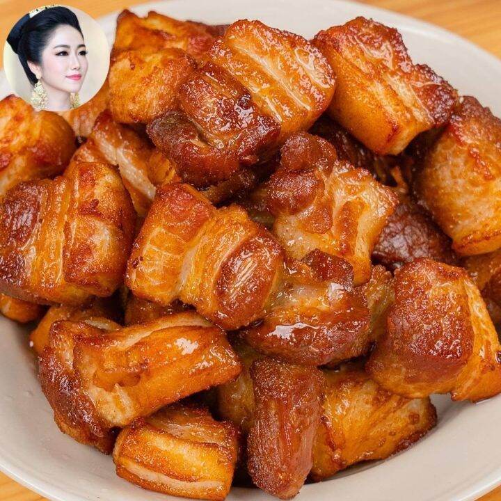 Deepfried Pork Belly with Fish Sauce and Herb 🐷หมูสามชั้นทอดน้ำปลา