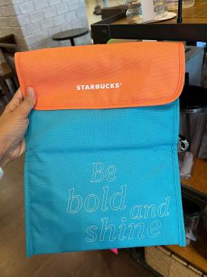 กระเป๋าสะพายสตาร์บัคส์ของแท้ Starbucks Folded Crossbody Bag ขนาด 24x32 ซม. เมื่อกางออก