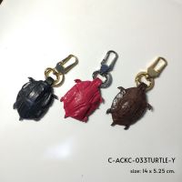 Prang Crocodile Leather Key Chain พวงกุญแจหนังจระเข้แท้ รหัส C-ACKC-033Turtle-Y ทรงเต่า