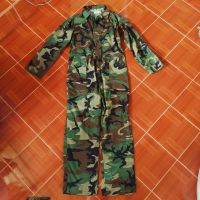 ??ชุดหมี US-Army COVERALLS Woodlands Camouflage ปี1996 งานกองทัพ ไซส์M ?? Made in USA ?? ?  สภาพดีมากสวยมากไร้ตำหนิ ซิปตอกUSA  ไซส์คนไทยใส่สบายๆ ใช้งานเต็ม100 ตัวนี้ขายาวพับขานิดนึงหล่อๆสำหรับคนสูง170ขึ้นไป  เหมาะกับคนใส่ไซส์อกM42-44 ใส่สบายตัว ไซส