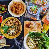 ( 7แถมฟรี 1)ก๋วยเตี๋ยวเรือ ก๋วยเตี๋ยวต้มยำ กึ่งสำเร็จรูป กวยเตี๋ยว ราดหน้า(ราคาถูกที่สุด)(Ratcha Noodle)สินค้าผลิตใหม่