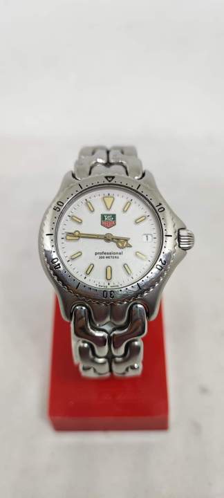 tag-heuer-professional-200-meters-swiss-made