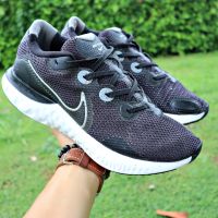 ส่งฟรีรองเท้า Nike Renew Run Sneakers Black Mesh White Sole Size 28cm 43EU Free Shipping Pre-owned Authentic