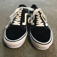 ขายรองเท้า vans Old skool สภาพเต็มพื้นเต็มครับ พิจารณาตามรูปภาพน่ะครับ Size 41 ‘ 8.5 US 26.5 CM 790฿ bath รวมส่งฟรี ด่วนด่วน ID: 084-5322045