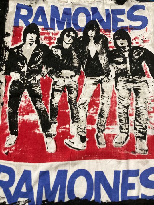 เสื้อ-ovp-ramones-สไตล์ปี90s