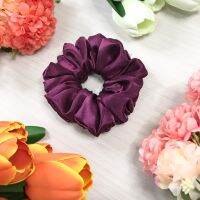 ยางรัดผม scrunchie รหัส P082 สี Maroon ผ้าซาตินโรม่าเนื้อมุก