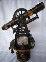 กล้องไลน์โบราณ  Vintage Theodolite กล้องสำรวจ ยุคสมัยรัชกาลที่ ๕  ผลิตจากโลหะบรอนซ์  ทองแดงผสมสังกะสี  ตกแต่งห้องทำงาน ควรค่าต่อการสะสมของนักสำรวจ  ข้อมูลเพิ่มเติม 0864815701