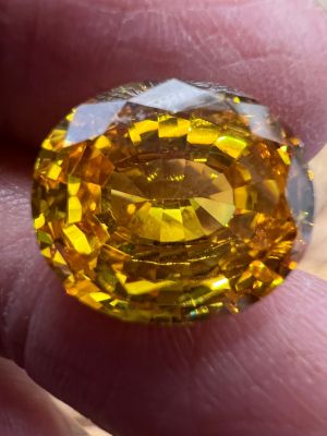 หนักรวม 50 กะรัต CARATS (.1 เม็ด). 22x17 mm เพชรรัสเซีย DIAMOND เหลี่ยมชั้น รูปไข่ YELLOW สีเหลือง เพชรรัสเซีย OVAL Cubic zirconia