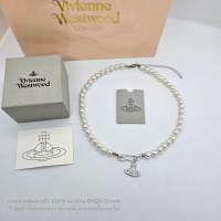 Vivienne Westwood Lucrece Pearl Necklace สร้อยคอไข่มุก วีเวียน เวสวู๊ด อะไหล่เงิน  จี้ดาวเสาร์ประดับคริสตัล เข็มกลัด งานสวย  ความยาว 47 cm. เพิ่มได้อีก 5 ซม.