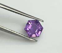 ทรงหกเหลี่ยม 5.3 mm พลอยอเมทิสต์ธรรมชาติ 100% 5.3mm Hexagon shape 100% natural amethyst gemstone