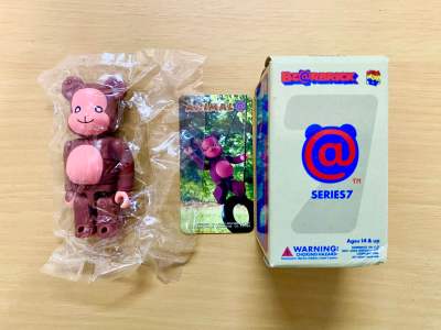 ฟิกเกอร์ bearbrick 100%  Series 7 : Monkey (มีการ์ด+กล่องครบ) ของญี่ปุ่นแท้💯(งาน Medicom Toy)