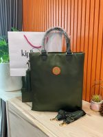 กระเป๋าถือทรงโท้ท Kipling  Tote Bag by BEAMS DESIGN 
คอลเลคชั่นฤดูใบไม้ผลิ ฤดูร้อนปี 2021 ไอเท็มใหม่ล่าสุดจากนักครีเอเตอร์ชื่อดังจากประเทศญี่ปุ่น กระเป๋าสะพายไหล่/สะพายข้าง คิปลิงCrossbody ทรงโท้ทใบใหญ่