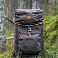 กระเป๋าSingi Stubben จากFjallraven กระเป๋านั่งได้ สี dark grey