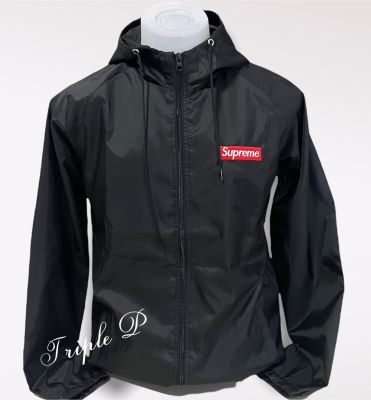 เสื้อแจ็คเก็ต ผ้าร่ม แขนยาว มีหมวก กันแดด กันลม กันฝน สีดำ ลาย Supreme มีไซส์ M,L,XL,XXL