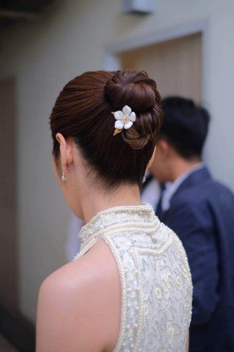 ดอกไม้ติดผมสวยหรู