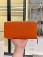 100% Authentic Like New ของแท้ 100% กระเป๋าสตางค์ Hermes ใบยาว Hermes Zippy Long Wallet หนัง Epsom สีส้มสด Feu Stamp #D