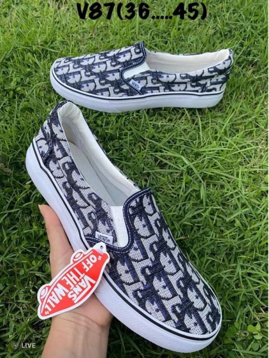 รองเท้าผ้าใบ-vans-แบบสวมใส่เที่ยวสบาย