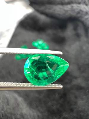 Biron Emerald 1.70 carats size 10.30x7.30 mm Drop shape